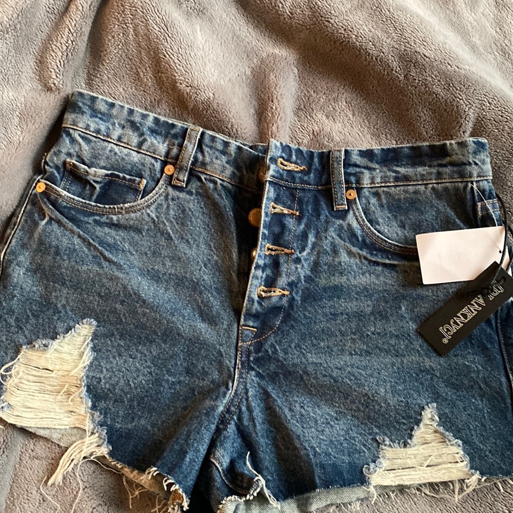 New with tags blanknyc The Barrow shorts